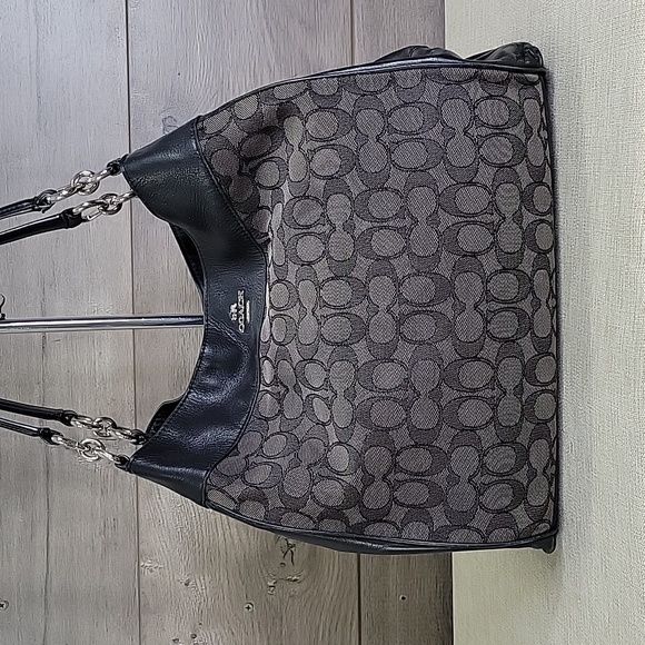 Coach Lexy Signature Black /Gray Shoulder Bag F57612 - Picture 2 of 13